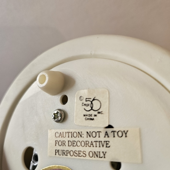 Department 56 Snowbabies Musical Snow Globe W/Penguin Ice Skating To The Waltz - Picture 8 of 9